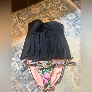 Women’s swim suit